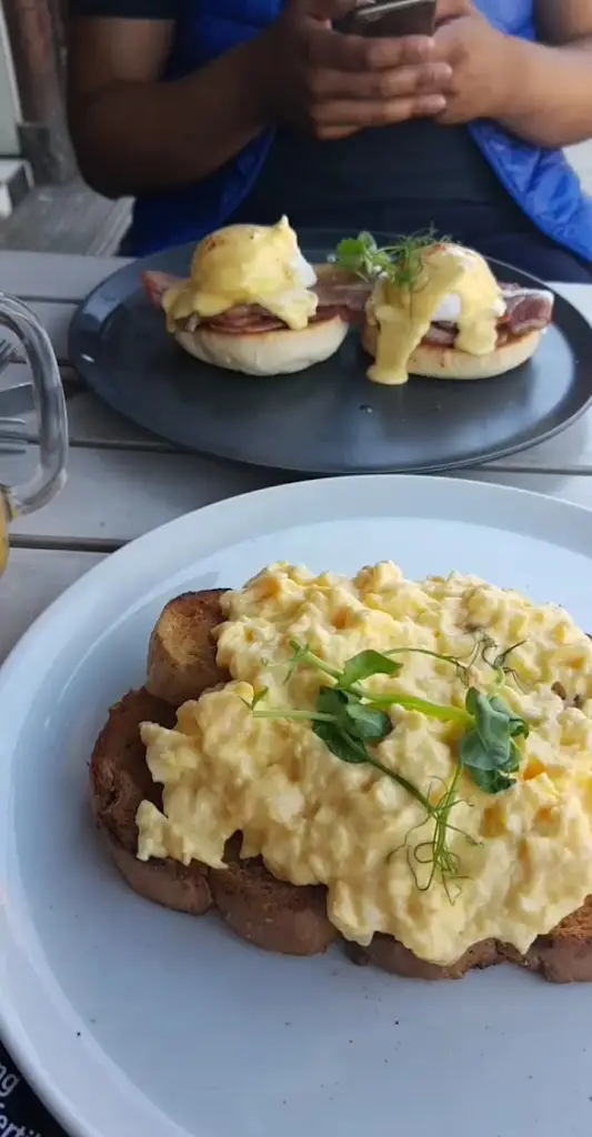 Greedies_Isleworth_slider_image_2