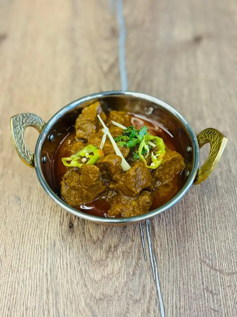 SPICE OF LAHORE LTD_Isleworth_slider_image_2