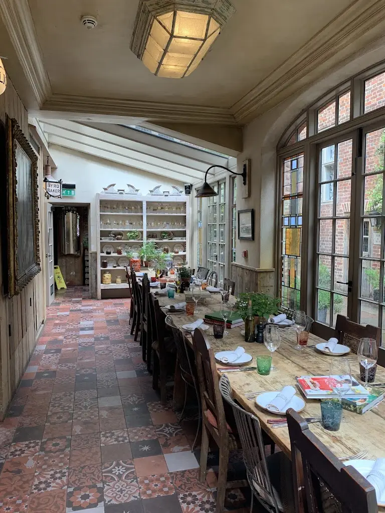 AB_THE PIG at Bridge Place_Kent_review