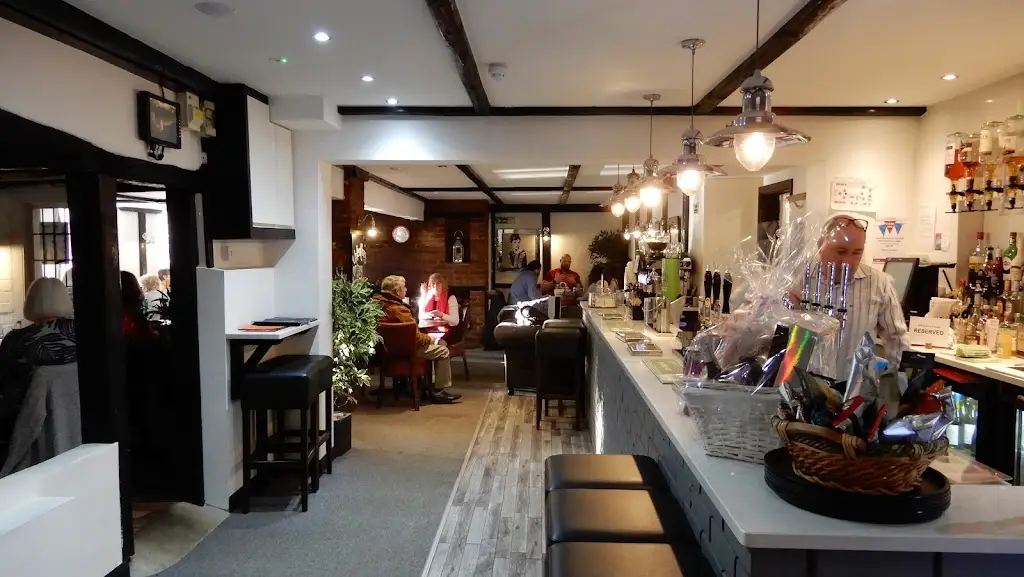 Old Hunters Lodge restaurant in Kensworth