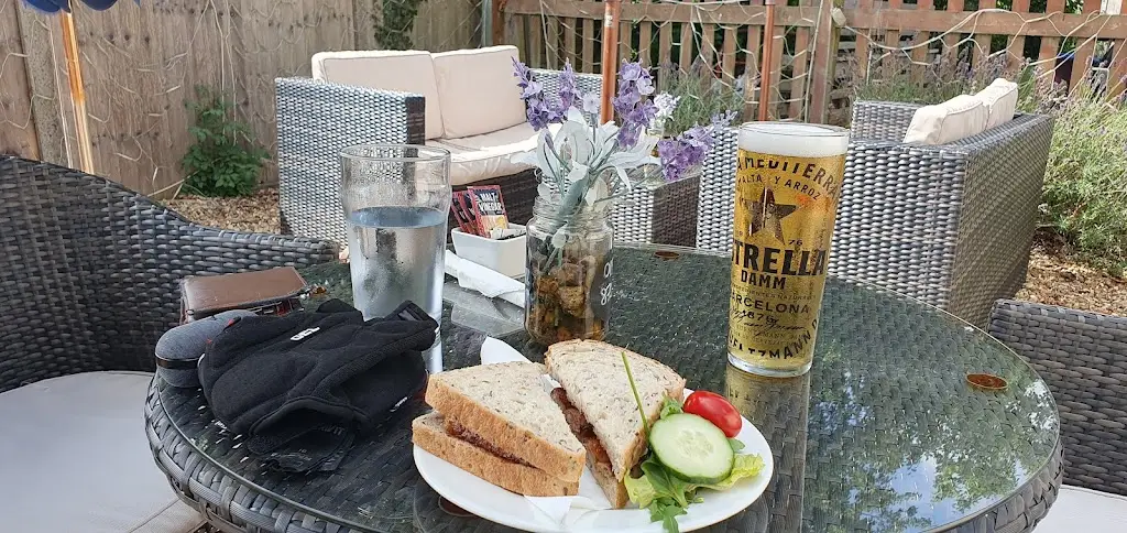 Floyd Merrison_The Bell_Kensworth_review