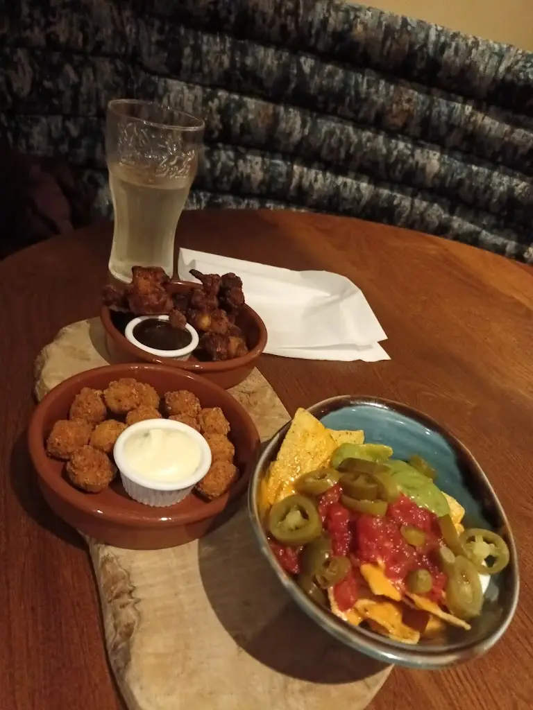 Danuta Morgan_The White Horse_Balsall Common_review