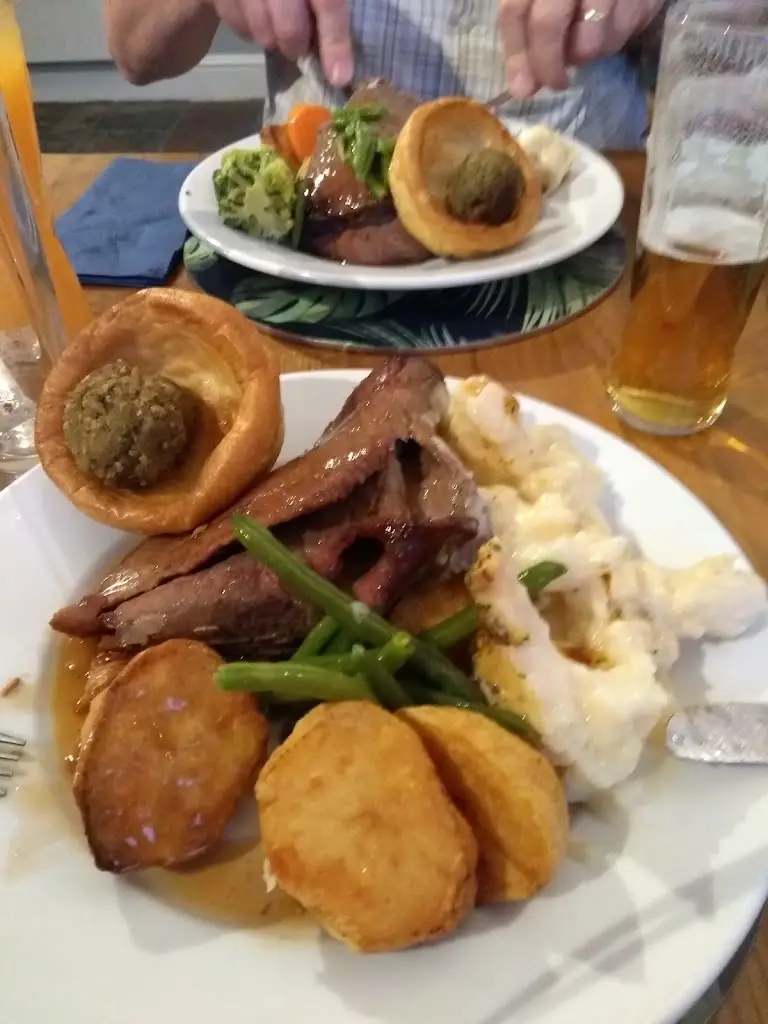 Menu_Hare and Hounds_Keresley_image_3