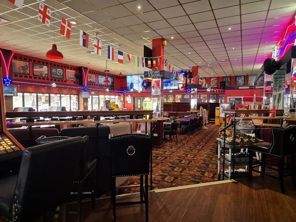 Andrew Cartwright_The Hollywood Bar & Diner_Ingoldmells_review