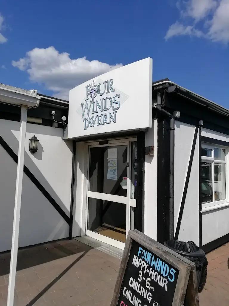 Derek Moore_Four Winds Tavern_Ingoldmells_review