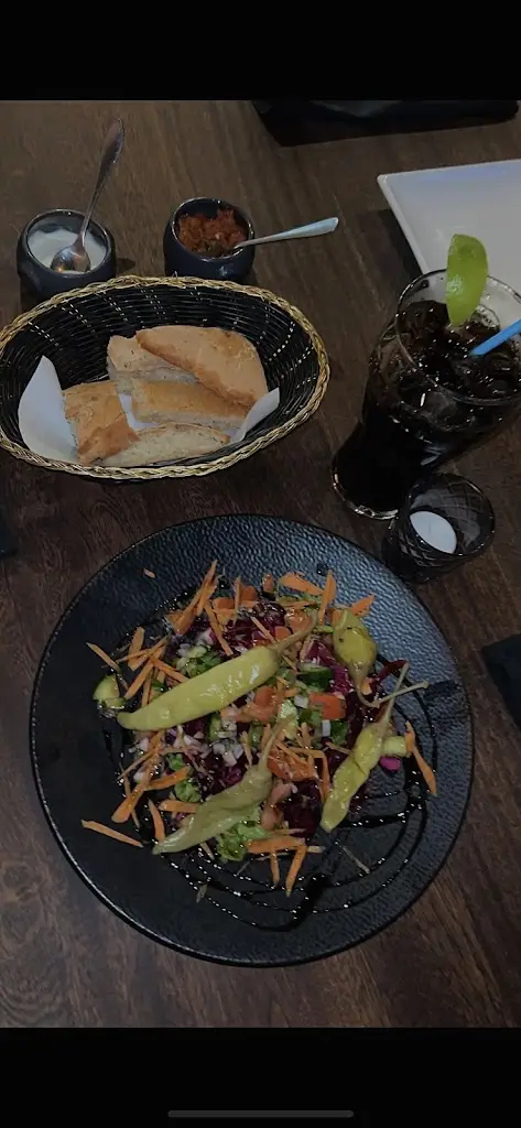 Iara Pereira_The Wama's Lounge_Kettering_review