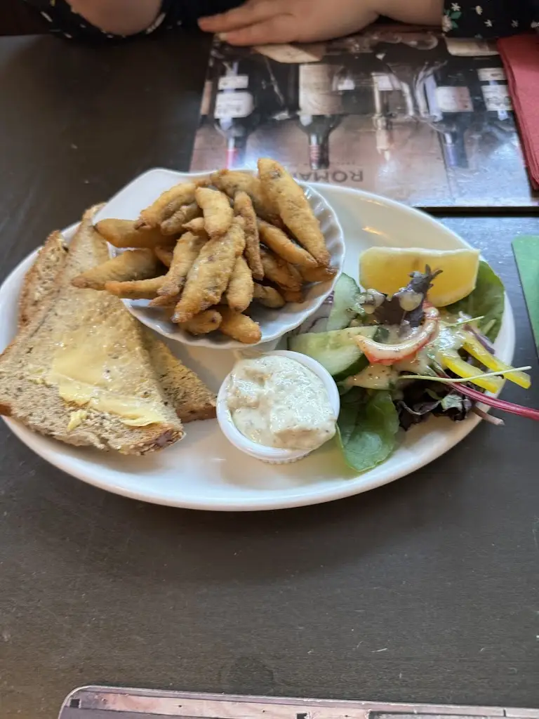 Ashley Hatton_The Bell_Kemsing_reseña