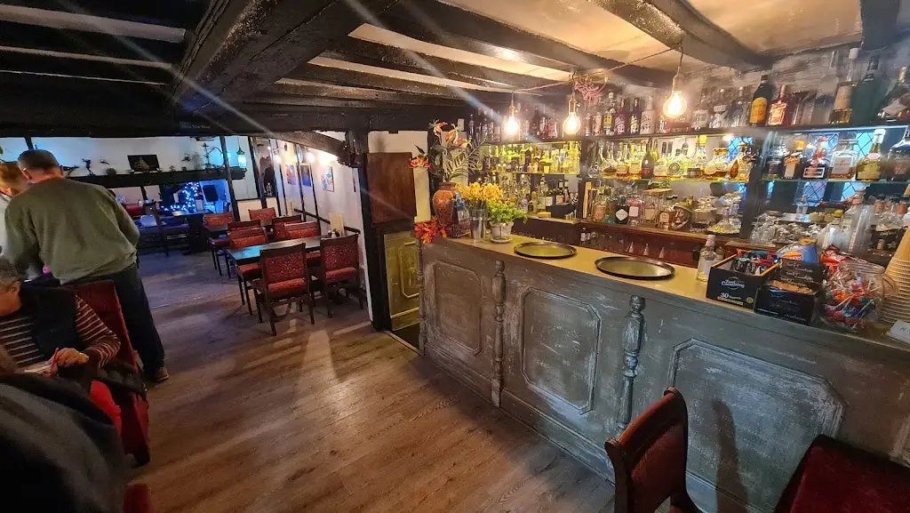 Hilal Restaurant_Kemsing_slider_image_1