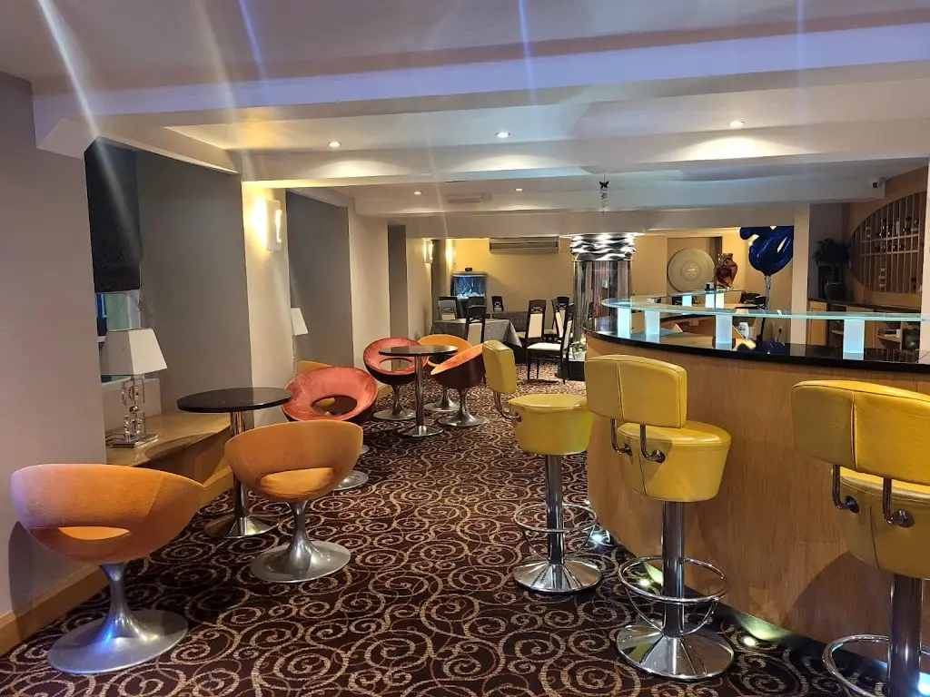 Chi restaurant bar and takeaway_Kenton_slider_image_1