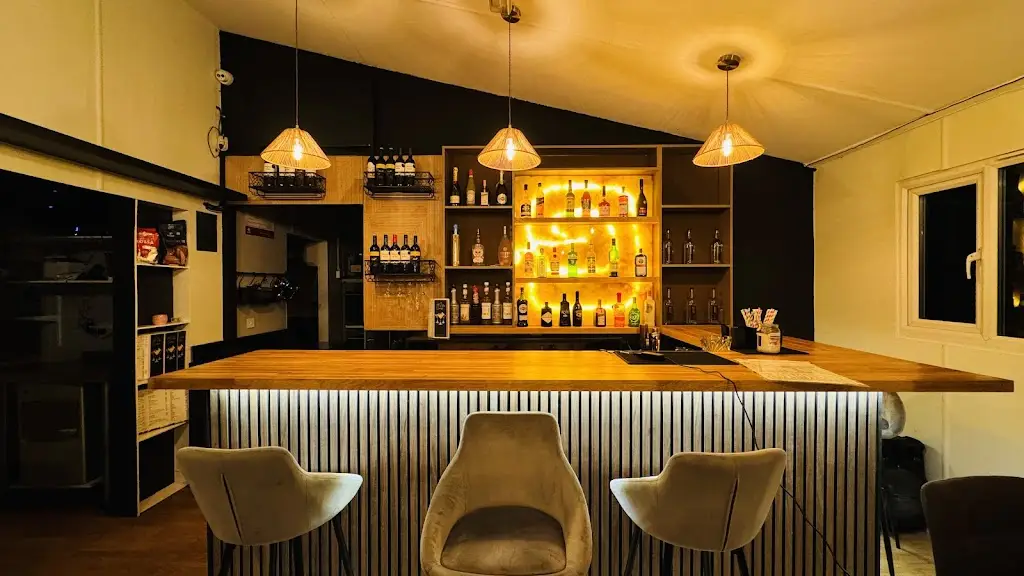 The Eden Lounge_Kenton_slider_image_1