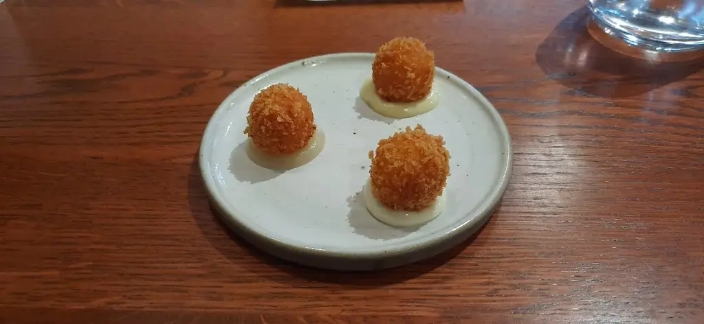 Calvin Newn_The Cross_Kenilworth_review