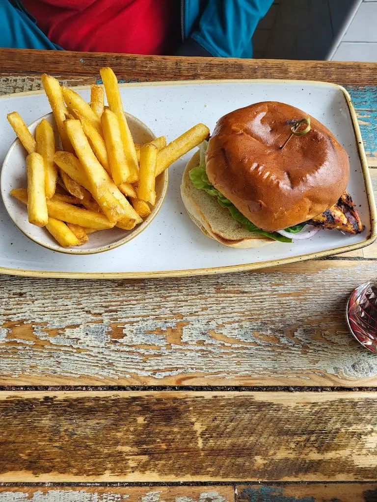 Lil Greens_Kenilworth_slider_image_3