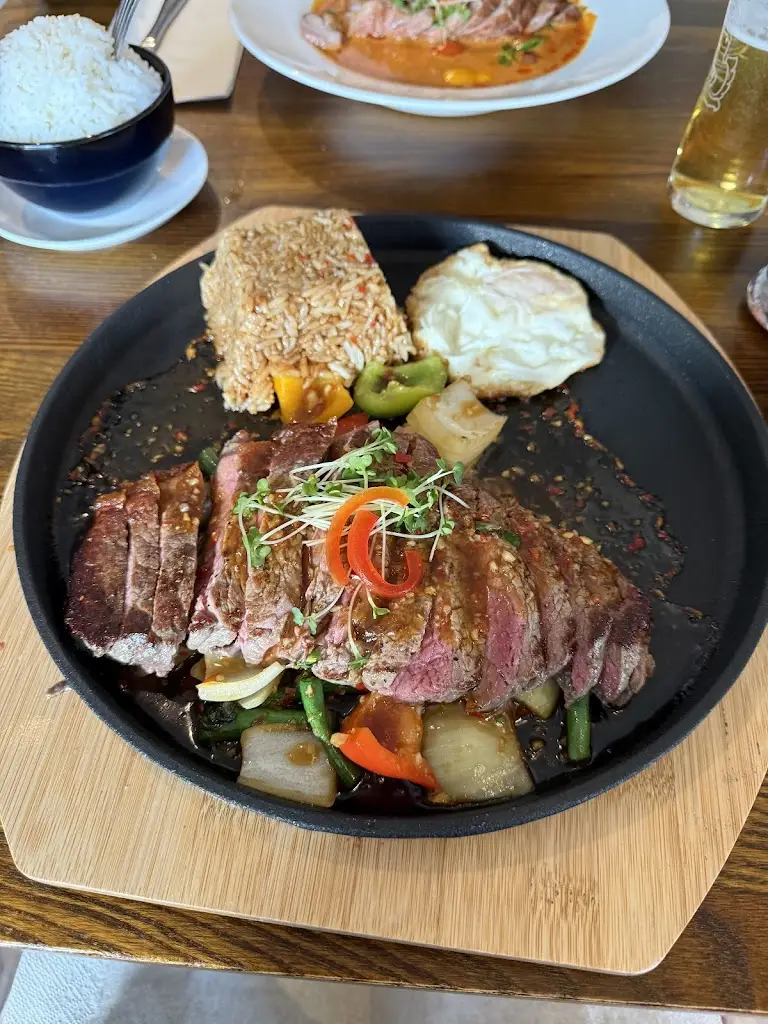 Martin Smyth_Nur Nur Paradise_Kenilworth_review