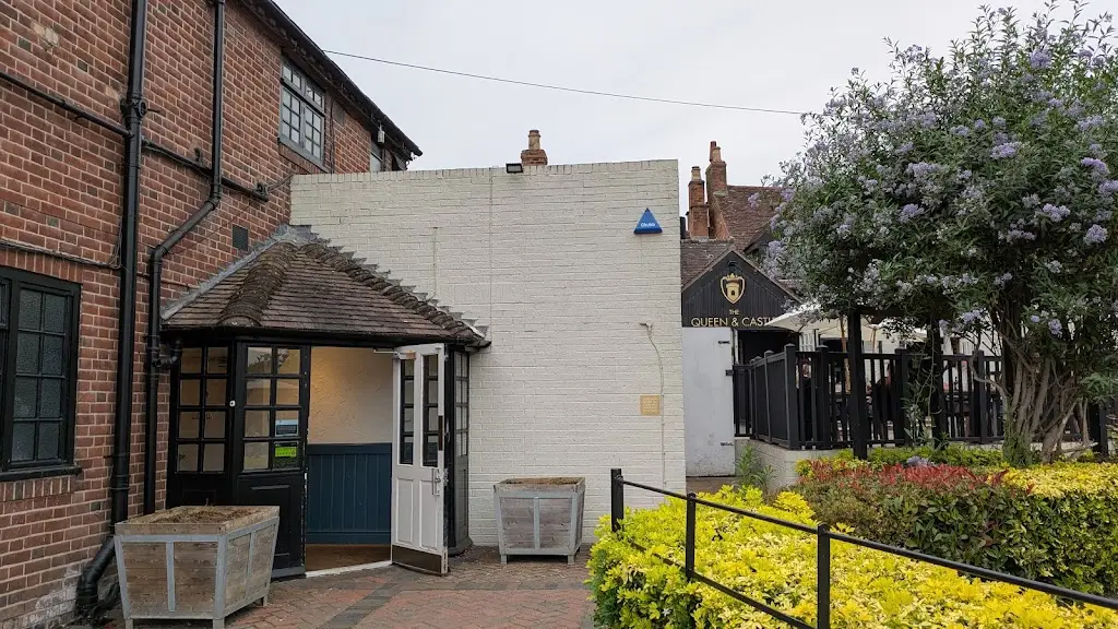 Judy OBrien_Queen & Castle Kenilworth_Kenilworth_review