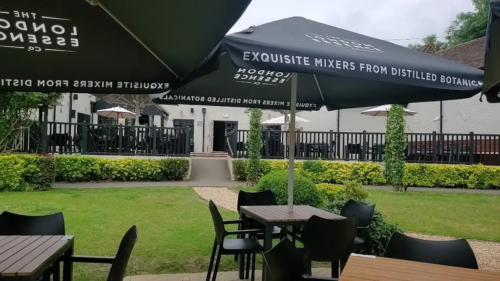 Queen & Castle Kenilworth_Kenilworth_slider_image_2