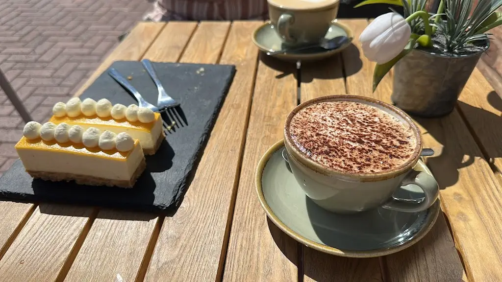 Kate Baxter-Harris_Dodies_Kibworth Harcourt_review