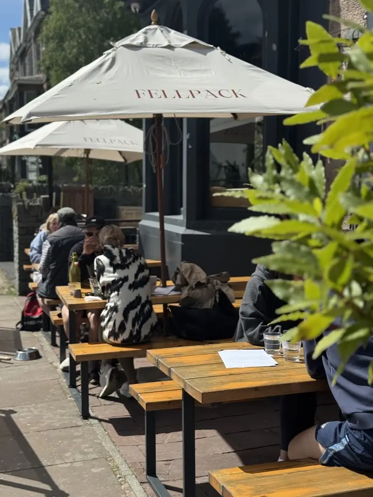 Dina Astayeva_Fellpack_Keswick_recensione