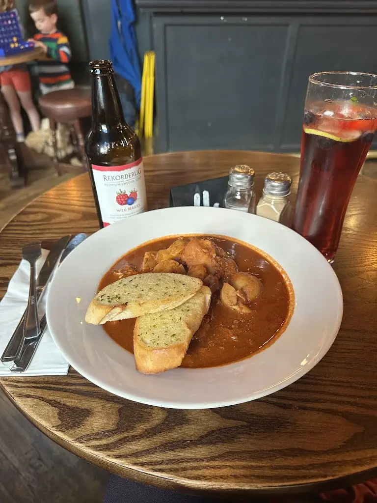 Eliza Arakelyan_Dog & Gun_Keswick_review