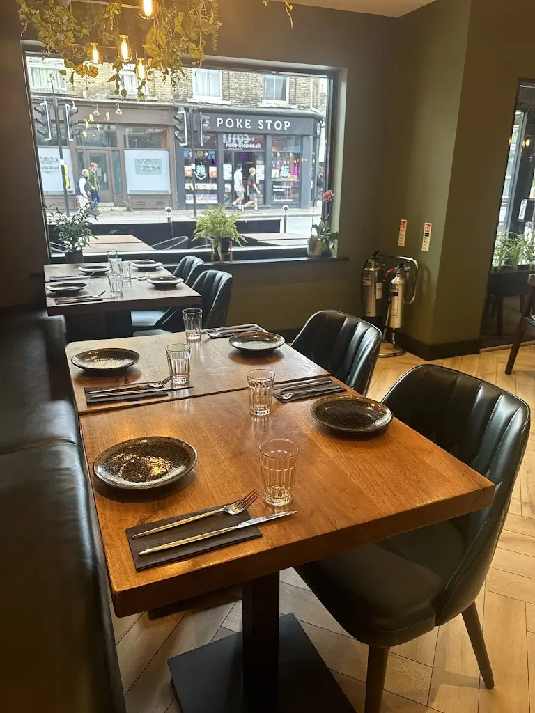 Hind Yousif_Golpo Bengal Cafe & Restaurant_Bar Hill_review