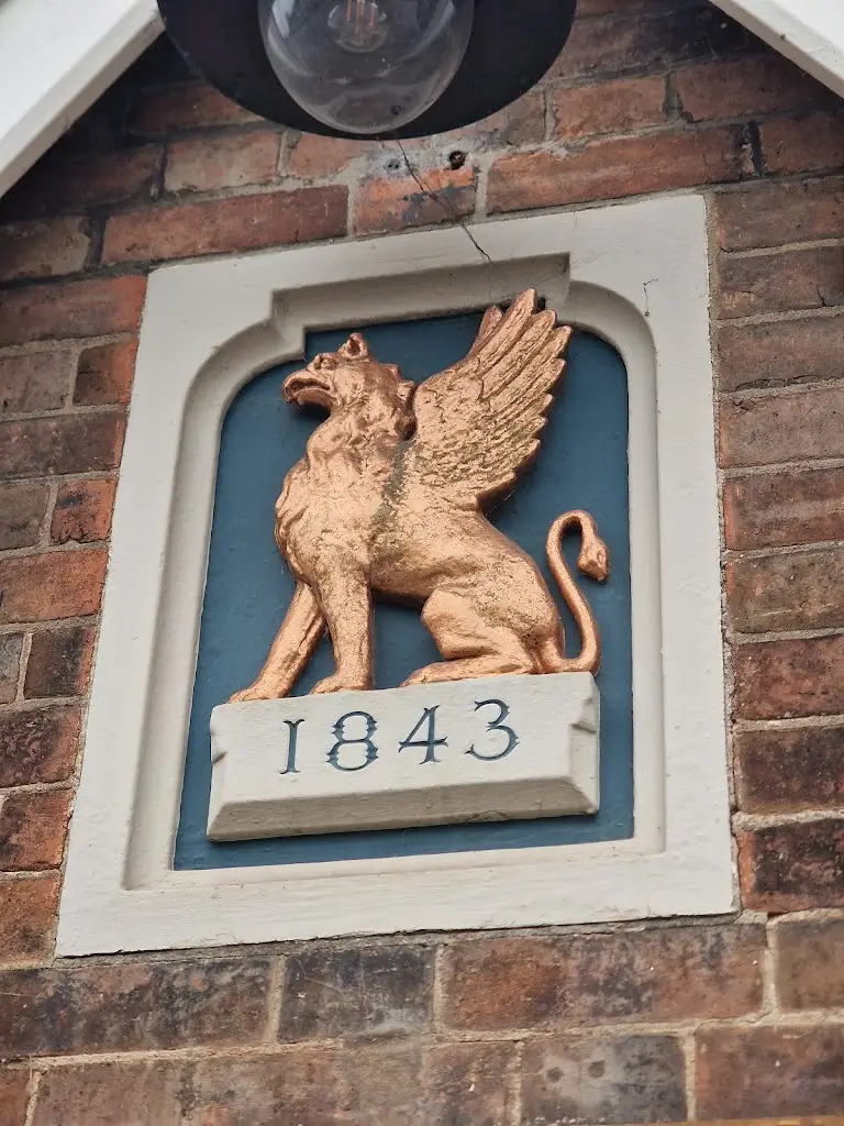 Ranjit Chagar_The Griffin Plumtree_Keyworth_reseña