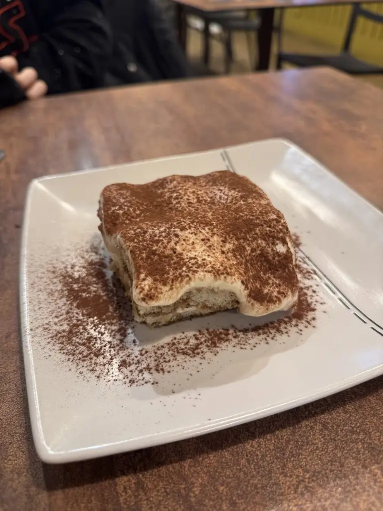 Ayşenur Altunay_Quartieri italian restaurant_Kilburn_review