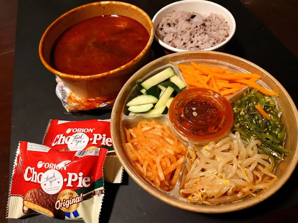 Taeyang Pocha_Kennington_slider_image_2