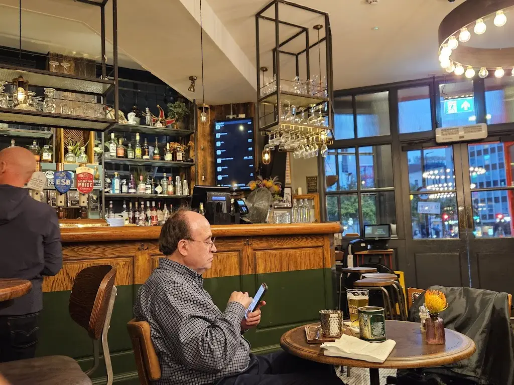 Jukka Koskinen_The Hercules, Lambeth_Kennington_review