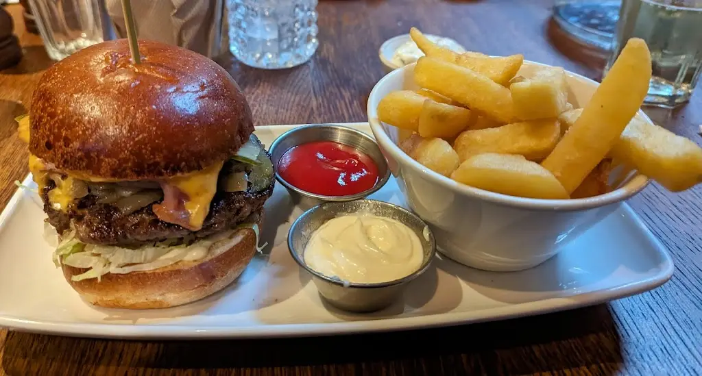 Menu_White Bear_Kennington_image_9