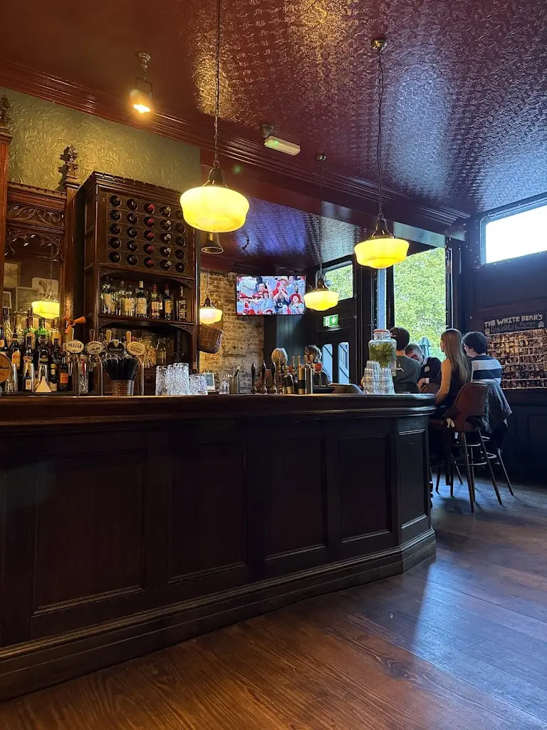 White Bear_Kennington_slider_image_3