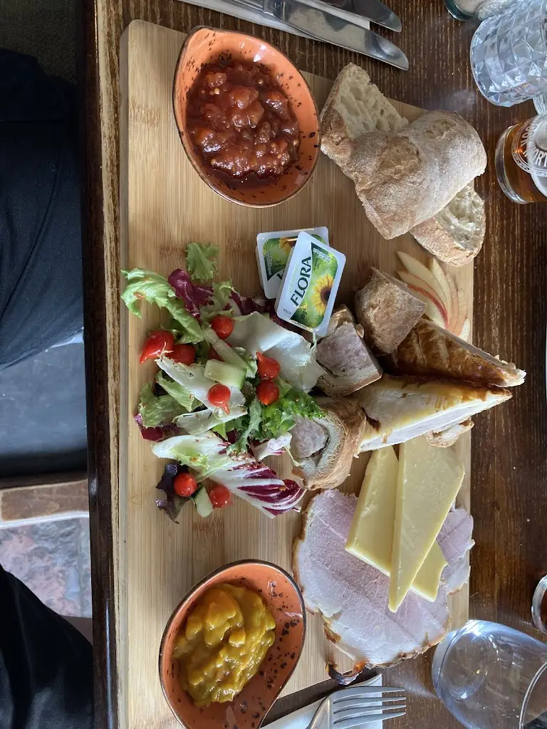 Rich Waller_Butchers Arms_Kings Sutton_review