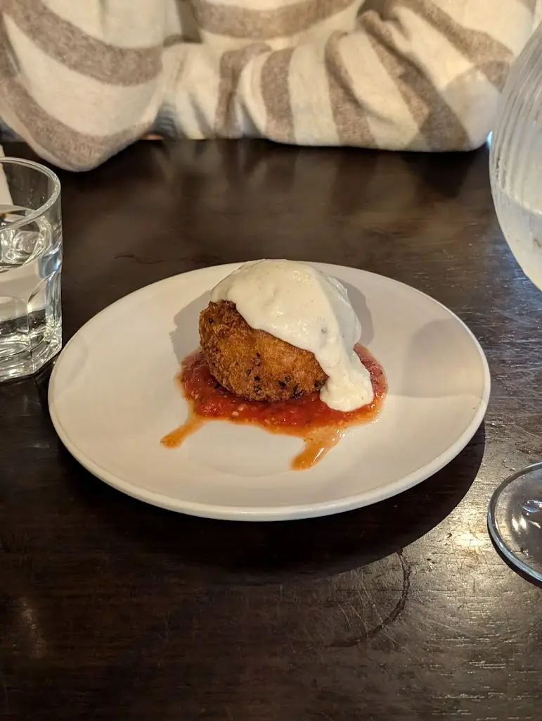 Vlad Schnakovszki_La Luna_Kendal_recensione