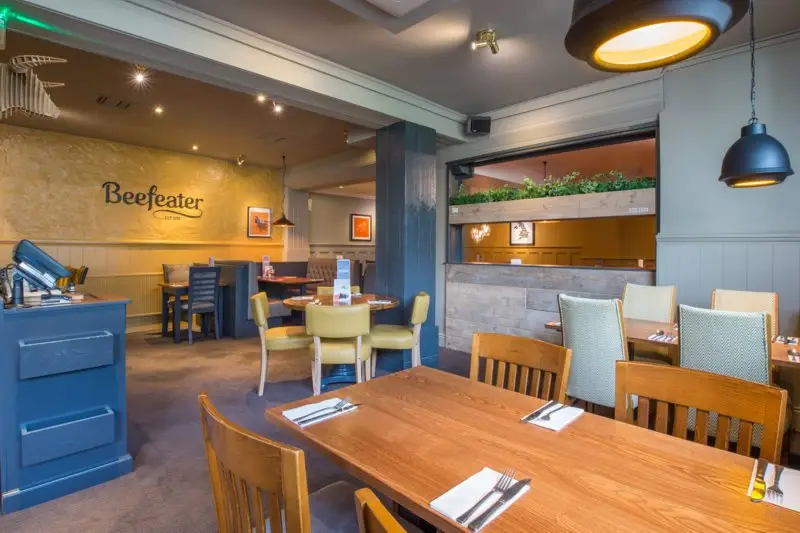 The Cricketers Beefeater restaurante en Bagshot