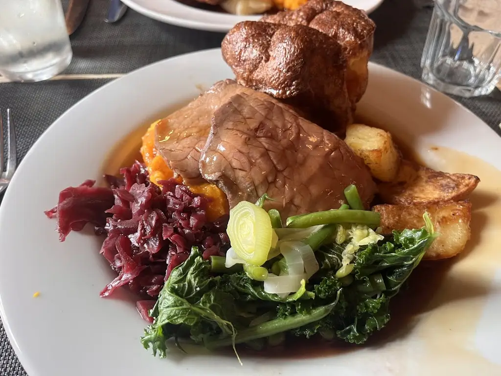 Cliff Dawkins_The Black Labrador_Kendal_review