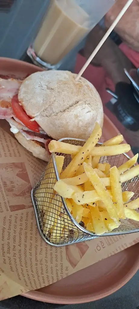 Chrisna Vergottini-Mason_Cherries Cafe_Kendal_reseña