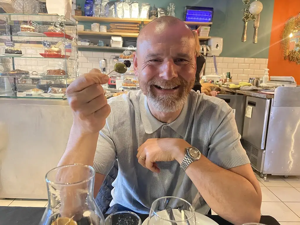 Robyn Smith_Dalling & Co. Delicatessen_Kings Langley_review