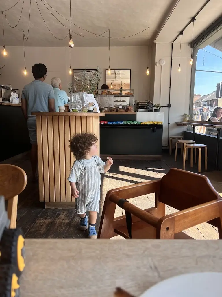 Yasmin J_Fred & Ginger Coffee_Kings Langley_review