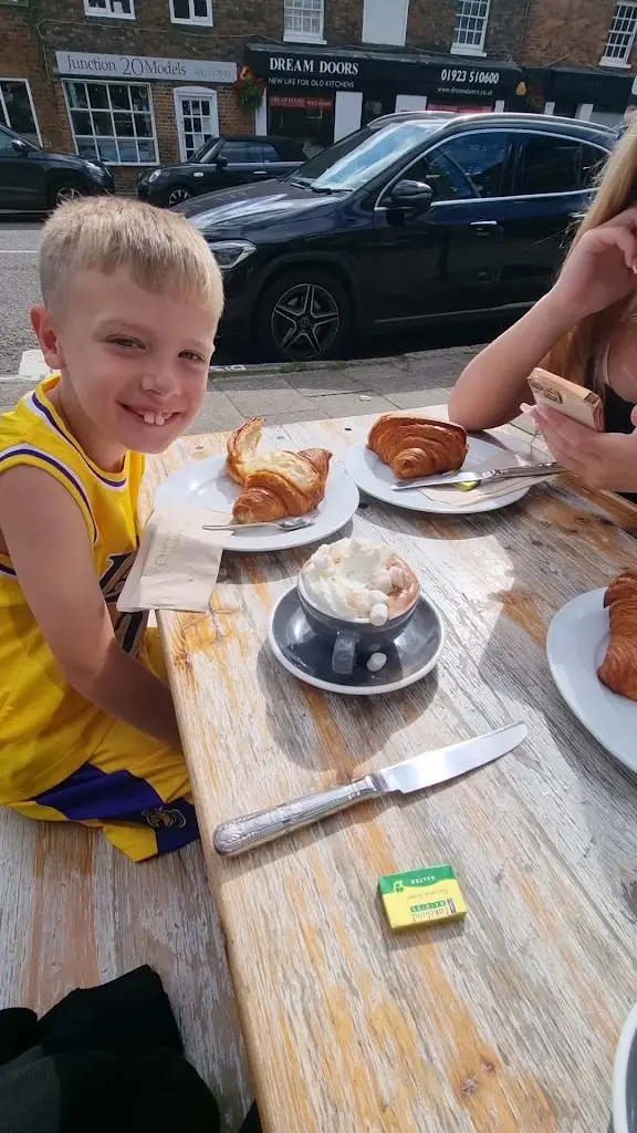 Fred & Ginger Coffee_Kings Langley_slider_image_2