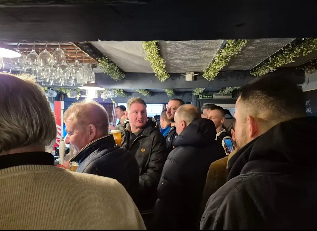 Scott Holmes Football_The Blue Bell Inn_Kidsgrove_review