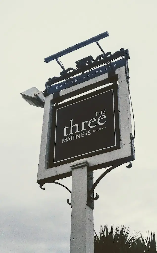 Simon_The Three Mariners_Bagshot_recensione