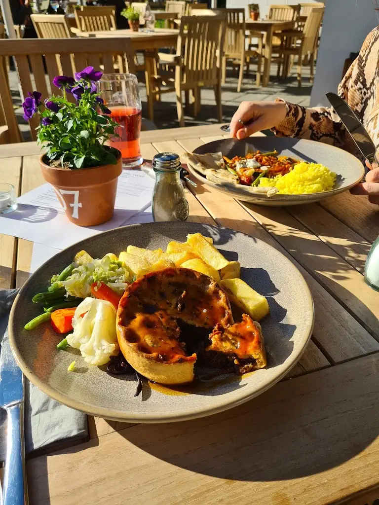 Menu_Bleeding Wolf, Scholar Green_Kidsgrove_image_8