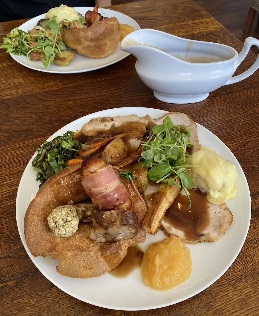 Nick Loader_The Cedar Tree_Bagshot_review