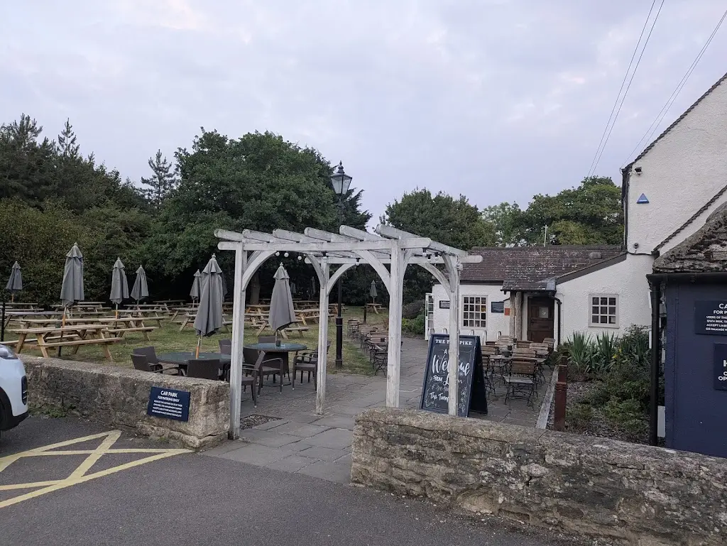 Mister Robot_The Turnpike_Kidlington_avis