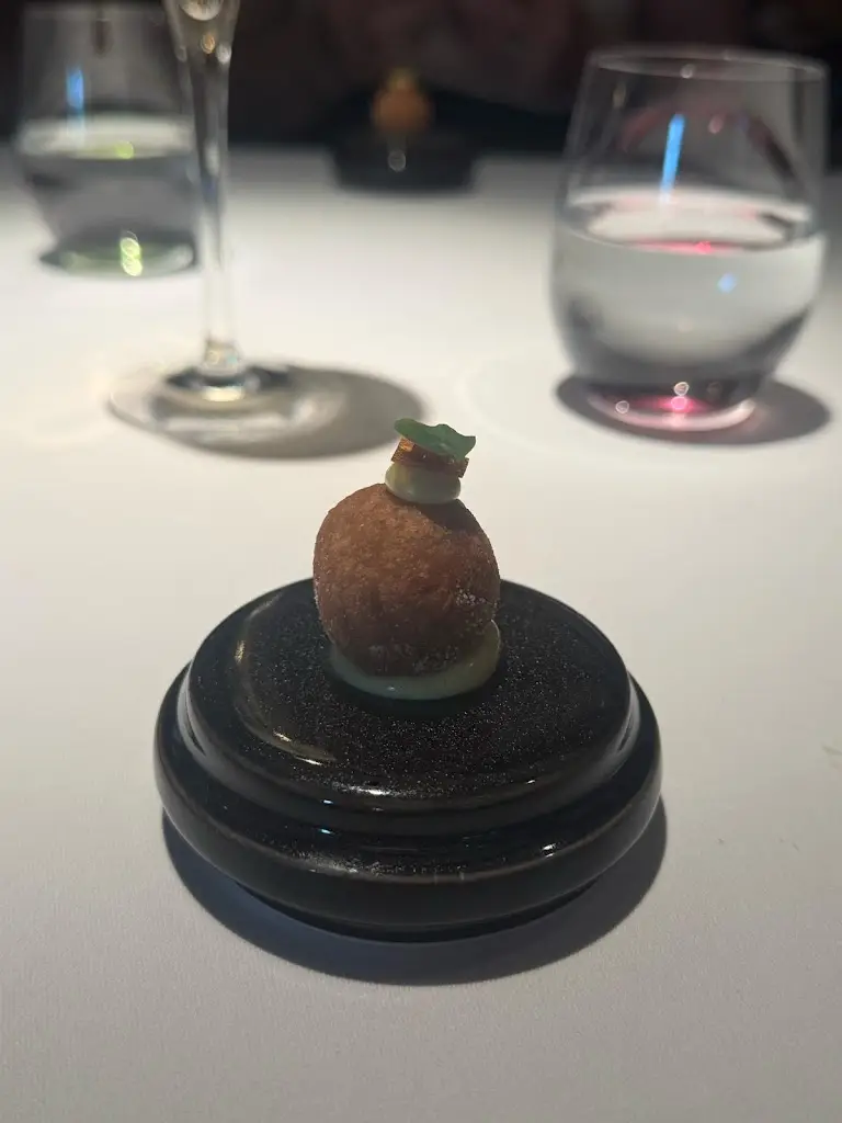 Simon Caxton_The Latymer_Bagshot_review