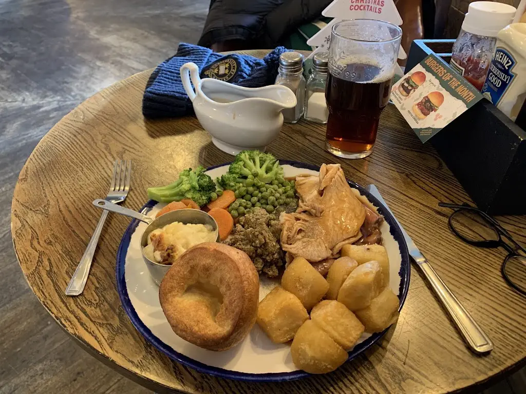 Charles Hooton_Black Horse_Kidlington_review