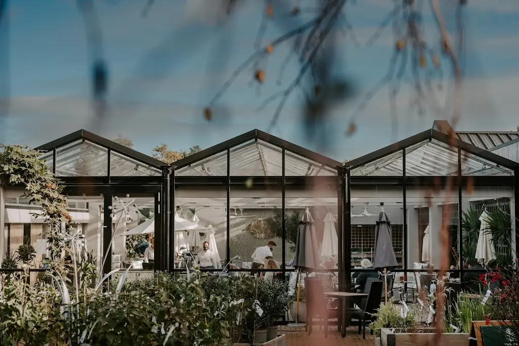 The Glasshouse by Seasons_Bagshot_slider_image_2