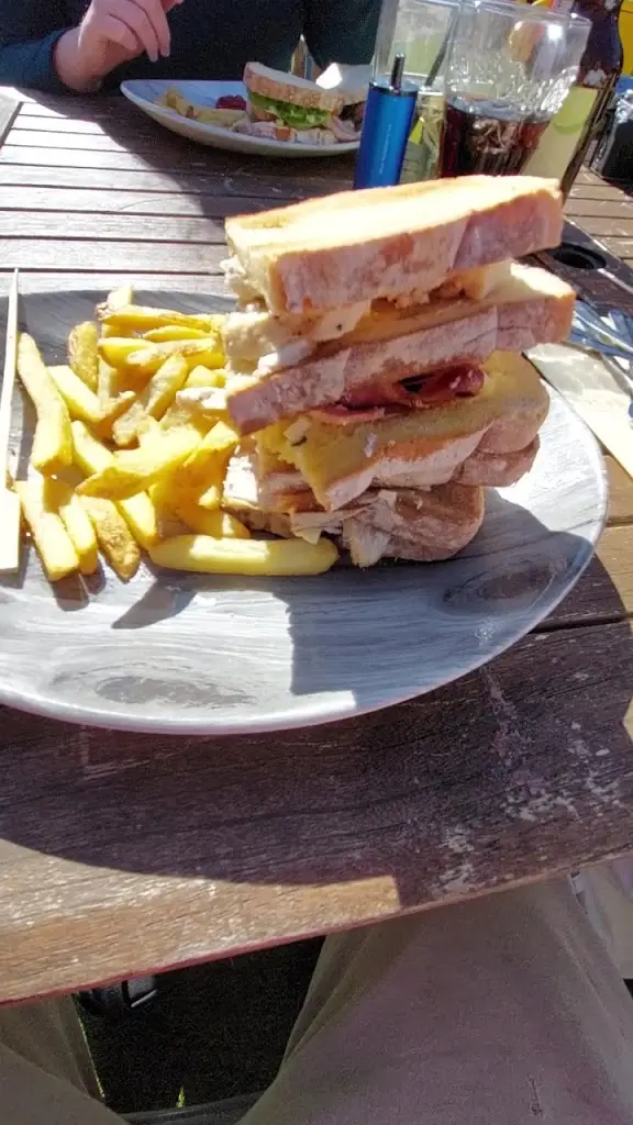 Stephen Norton_The Spitfire_Kings Hill_review