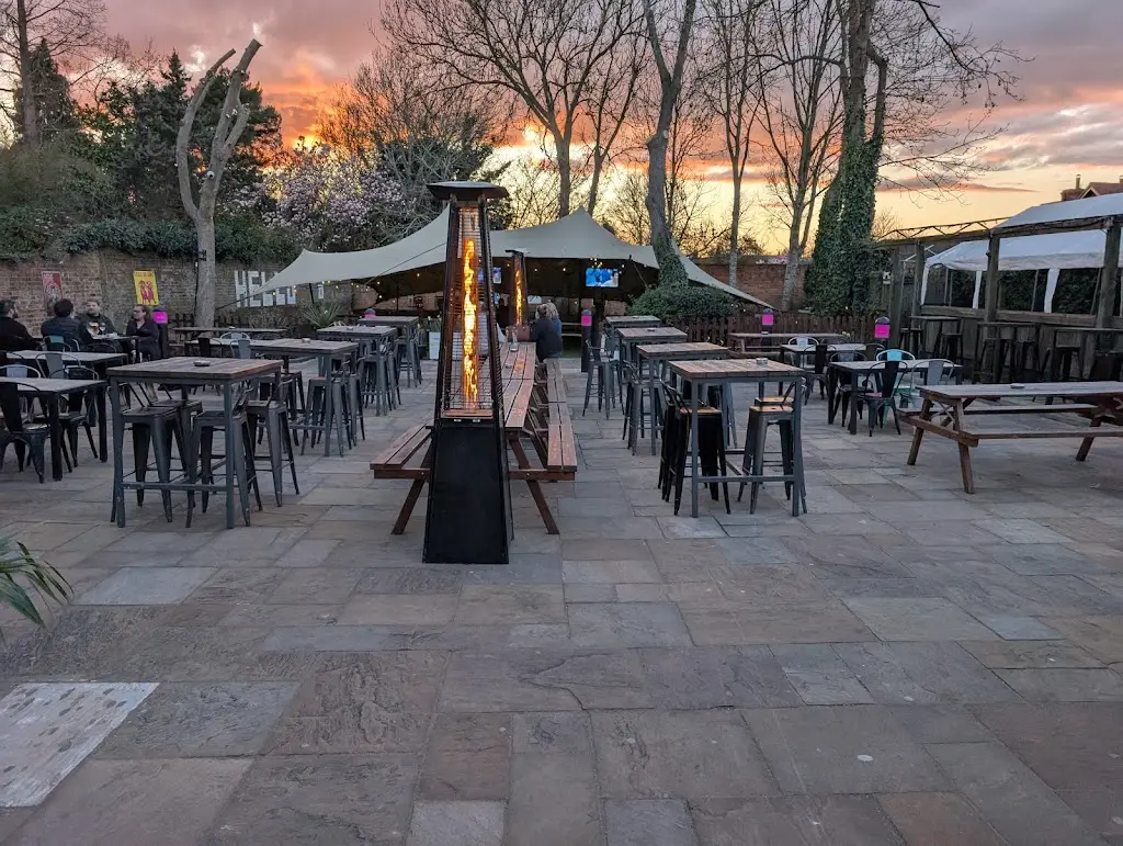 Lindon Dirmauskas_Five Pointed Star_Kings Hill_review