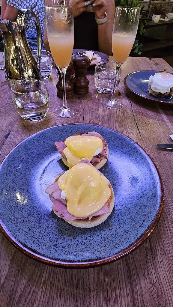 Menu_The Swan_Kings Hill_image_7