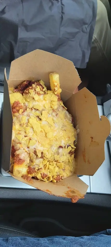 Menu_Posh Dogs Gourmet Hotdogs_Bagshot_imagen_7