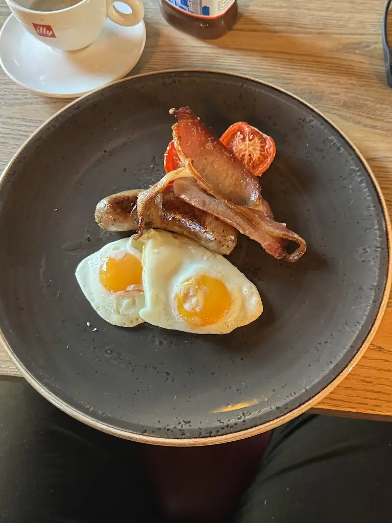 Niall Allan_The Hungry Guest_Kings Hill_review